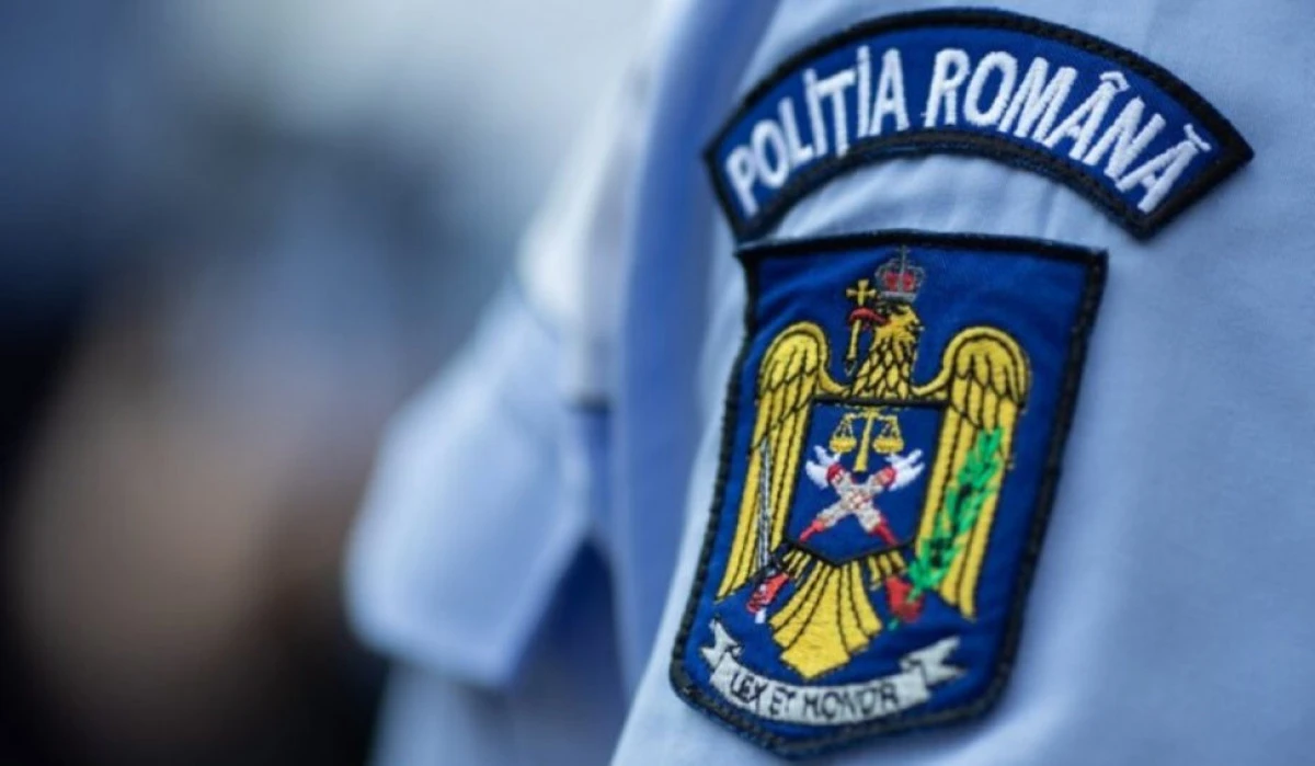 Articole vestimentare furate dintr-un magazin din Pâncota: Suspectată, o tânără de 21 de ani