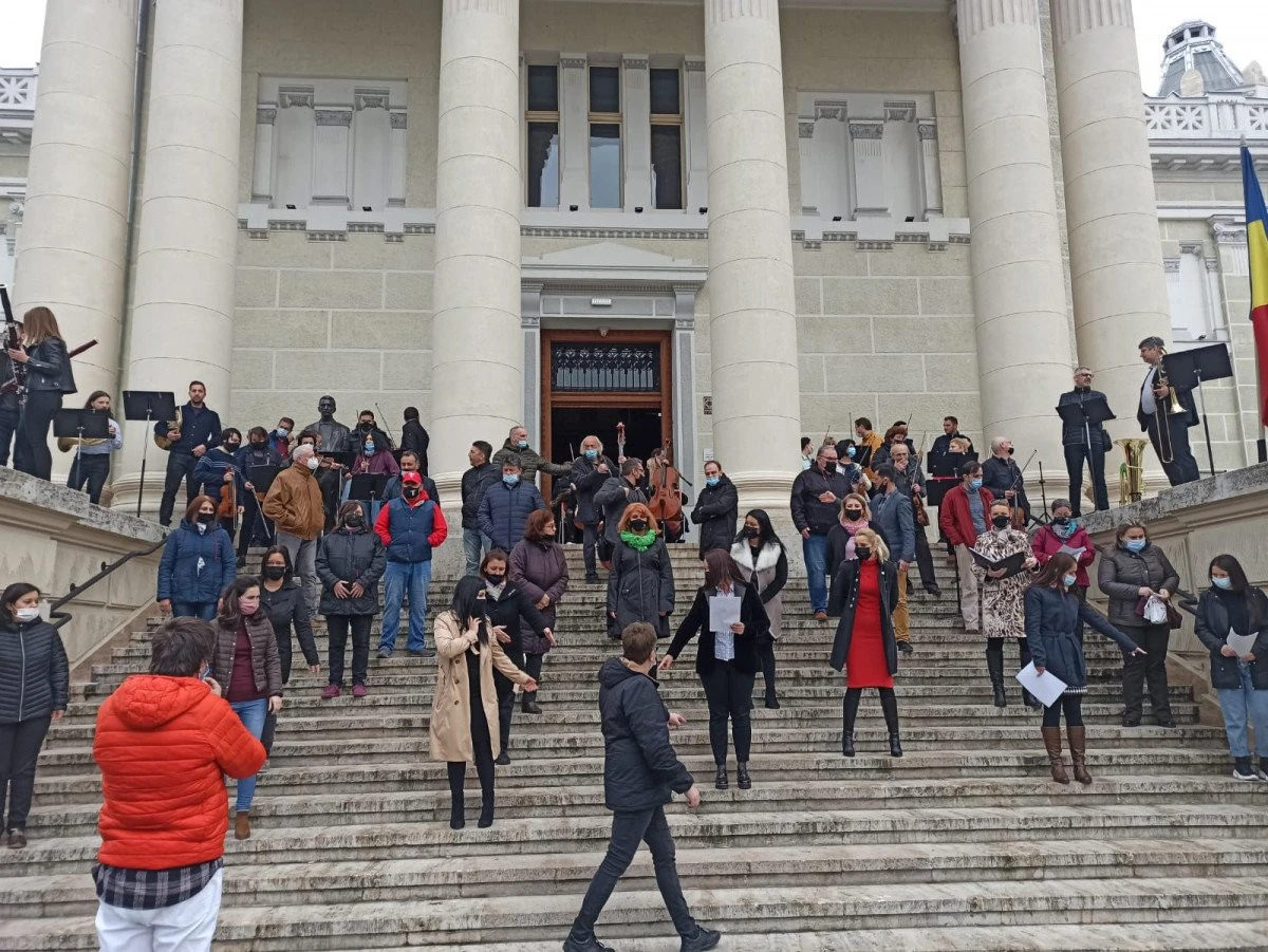 Așa cum îi place lui Bibarț: Corul și Orchestra Filarmonicii, în stradă