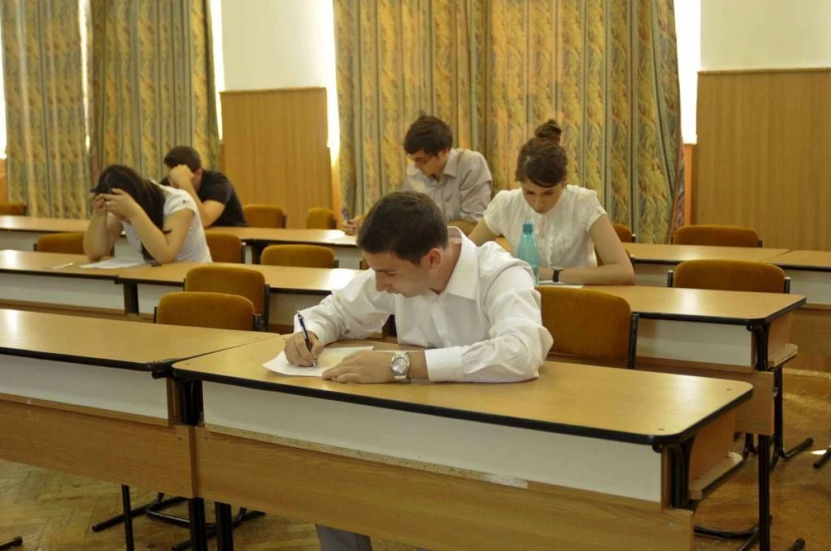ASTAZI A AVUT LOC PRIMA PROBA A EXAMENULUI DE BACALAUREAT