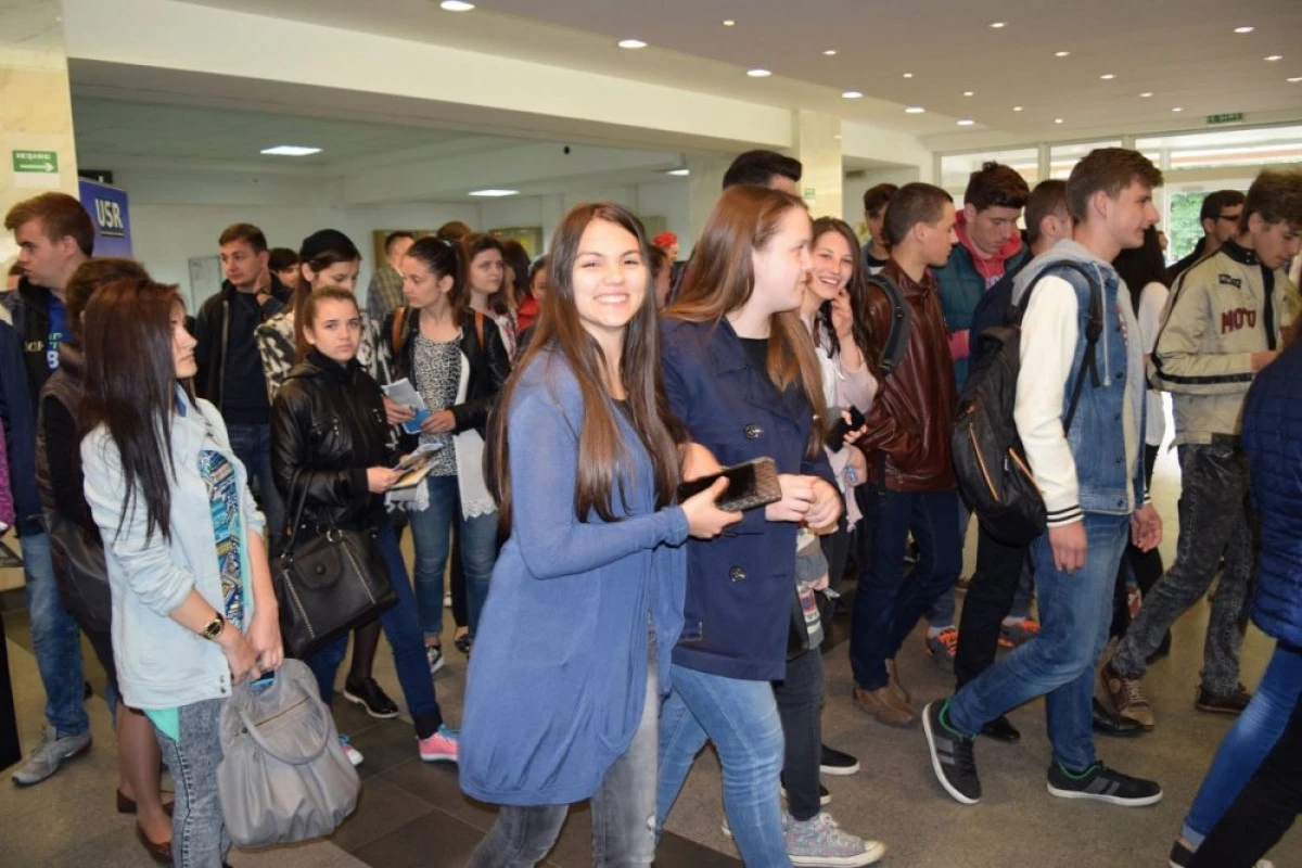 Astăzi este ultima zi de școală pentru absolvenții clasei a VIII-a