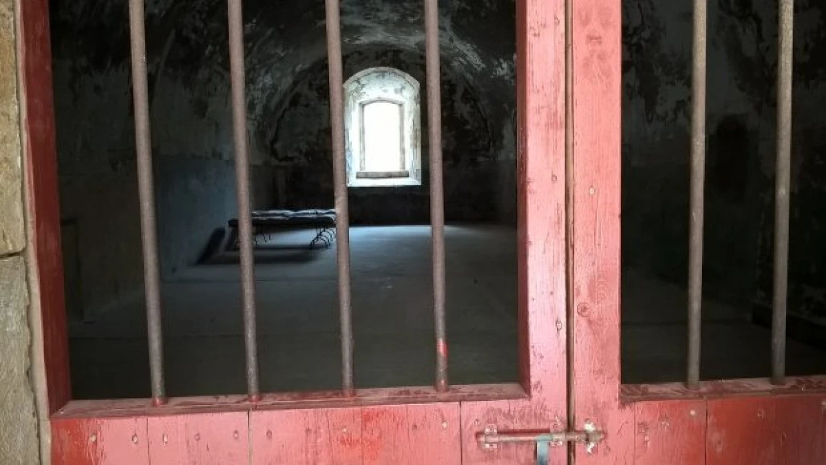 Astăzi este Ziua naţională de cinstire a martirilor din temniţele comuniste