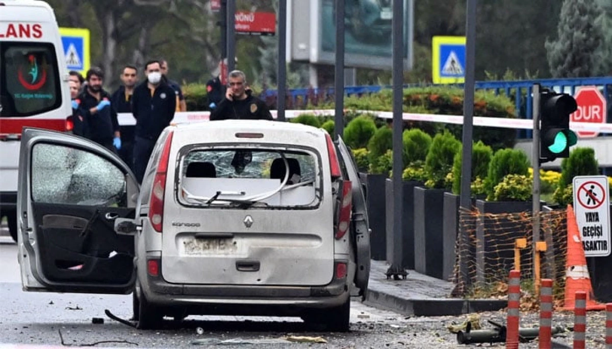 Atac terorist în Turcia. Două persoane au detonat o bombă în faţa Ministerului de Interne