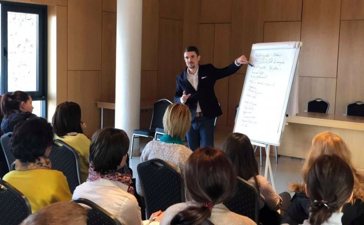 Atelier de voce, dicție și oratorie cu Andrei Țigănaș la Biblioteca Județeană