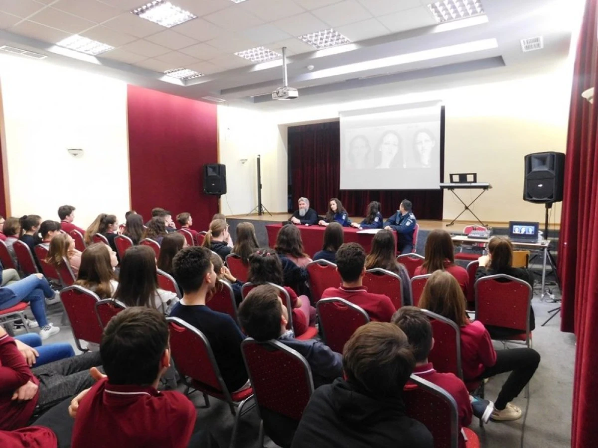 Ateliere despre dependența de droguri și fenomenul de tip bullying, la CN Preparandia „Dimitrie Țichindeal”