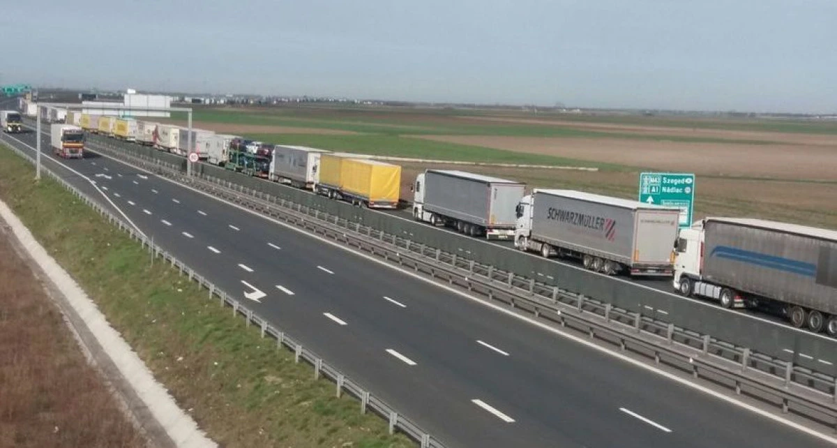Atenție, șoferi! Traficul autovehiculelor de mare tonaj este restricționat în Ungaria