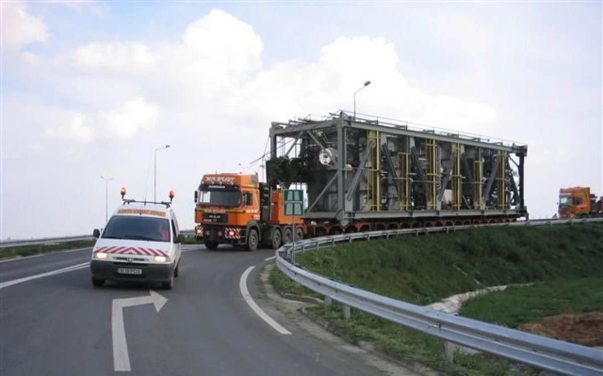 Atenție, șoferi! Transport agabaritic pe ruta Oradea - Nădlac