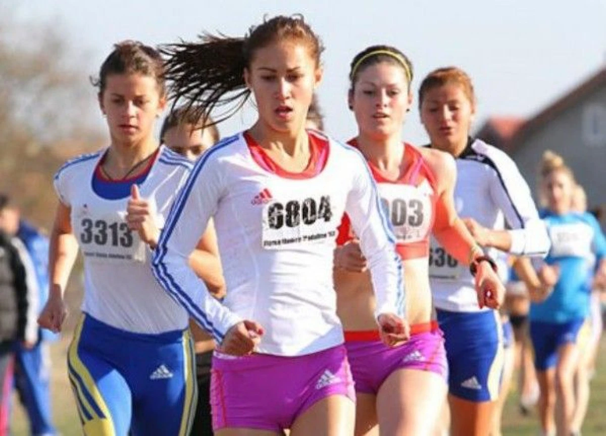 ATLETA MĂDĂLINA FLOREA, VICECAMPIOANĂ LA CROS