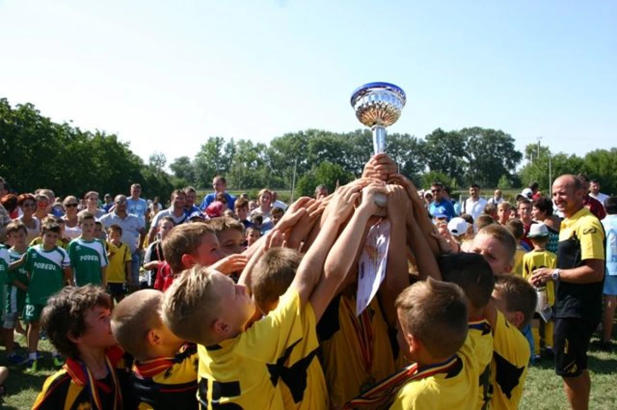 Atletico a făcut “dubla”. E campioană şi la “Gheorghe Ene”