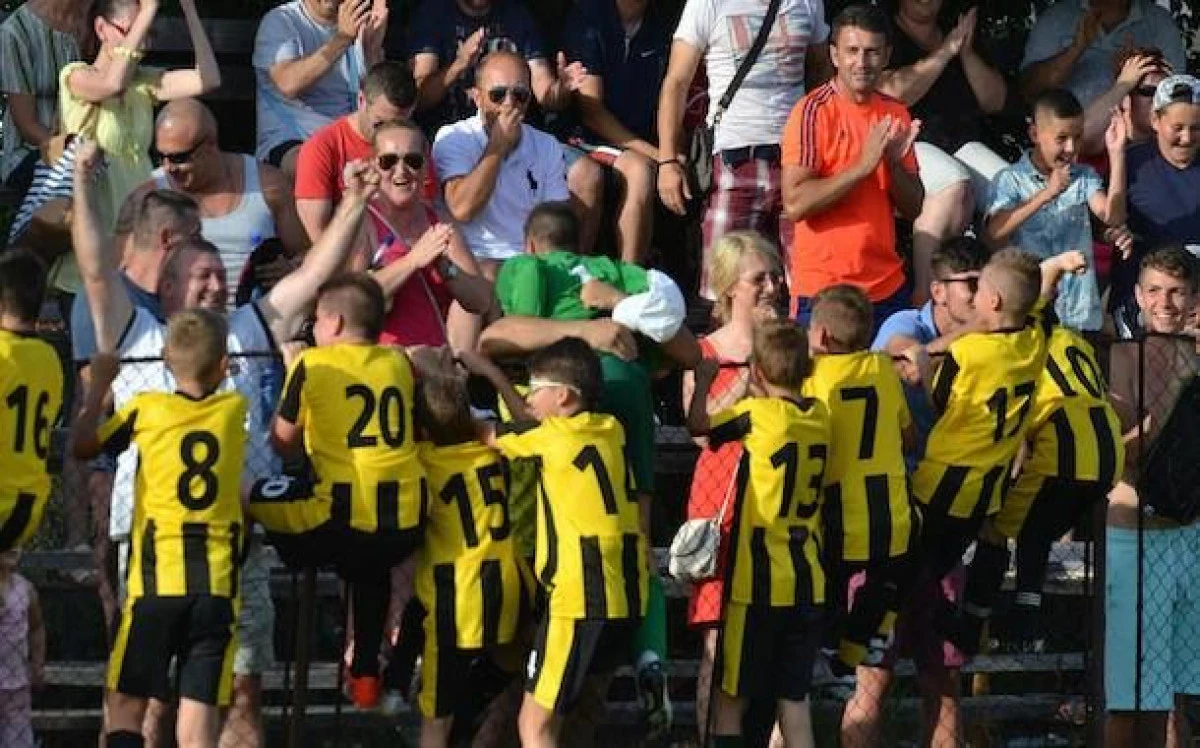 ATLETICO ARAD ESTE CAMPIOANA NATIONALA LA JUNIORI E, DUPA 5-4 IN FINALA CU PUSTII LUI HAGI!