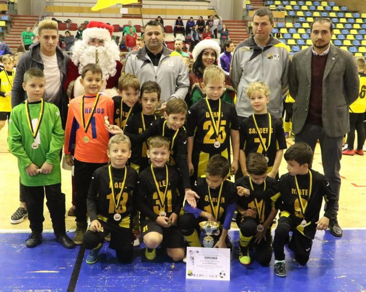 Atletico şi-a adjudecat primele trofee la Cupa de Crăciun