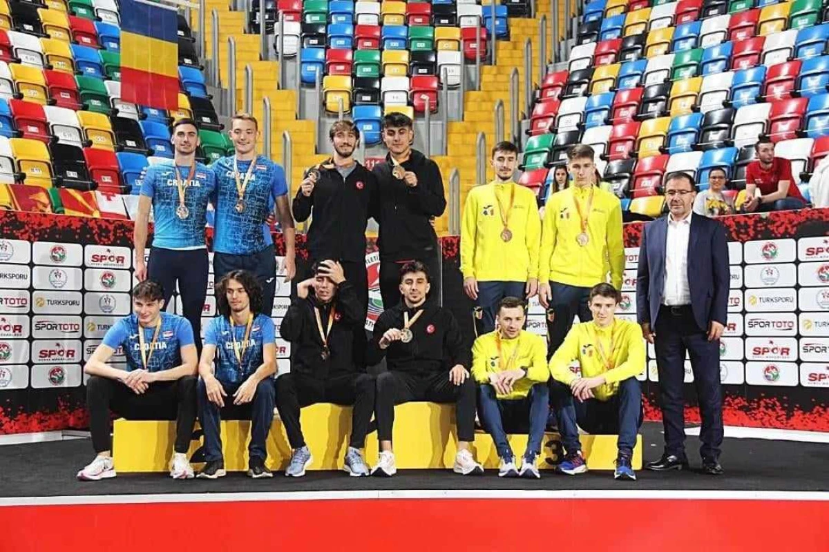 Atleții de la CSU Arad, pe podium la început de an: Coman a luat bronzul balcanic!