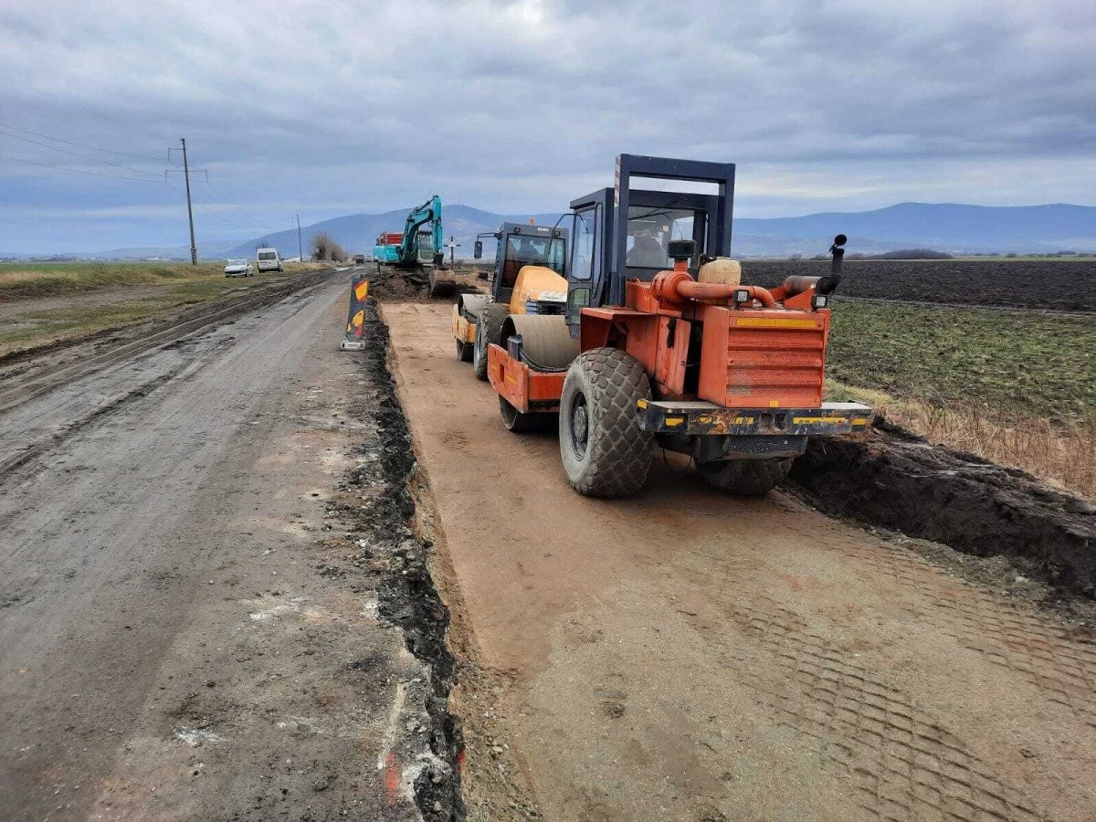 Au fost reluate lucrările pe Arad-Șiria! Sperăm că nu vor fi de mântuială ca și până acum