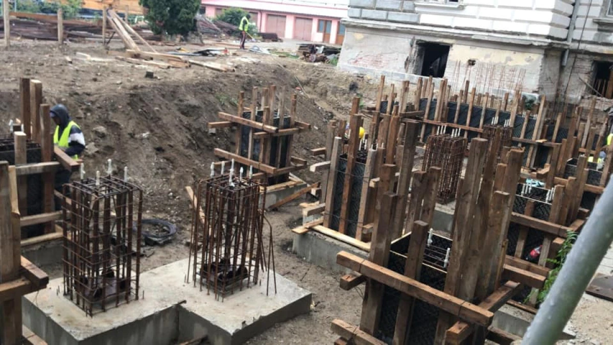Au încasat 8.000 de euro de la un bărbat din Semlac pentru a începe construirea unei case, după care s-au făcut nevăzuți