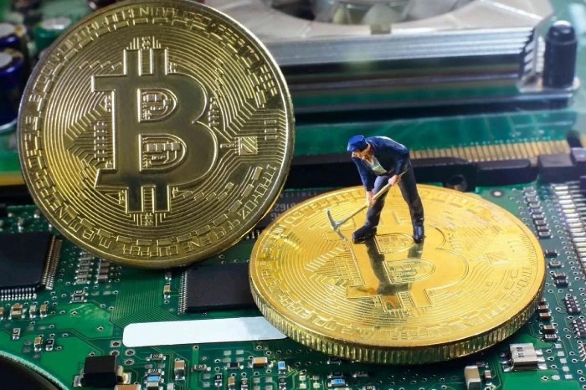 Au vândut tot ce aveau pentru a investi în moneda virtuală bitcoin