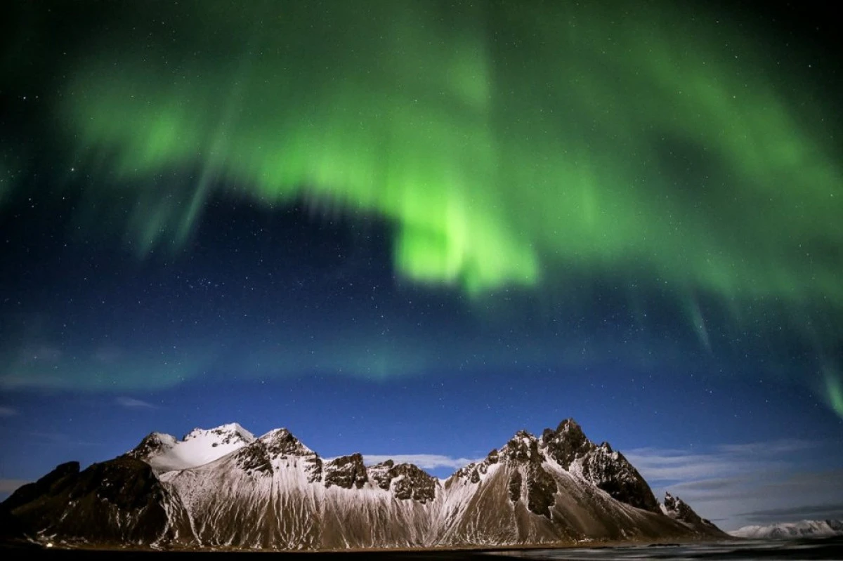 AURORA BOREALĂ A ÎNTRERUPT ILUMINATUL PUBLIC ÎN CAPITALA ISLANDEI