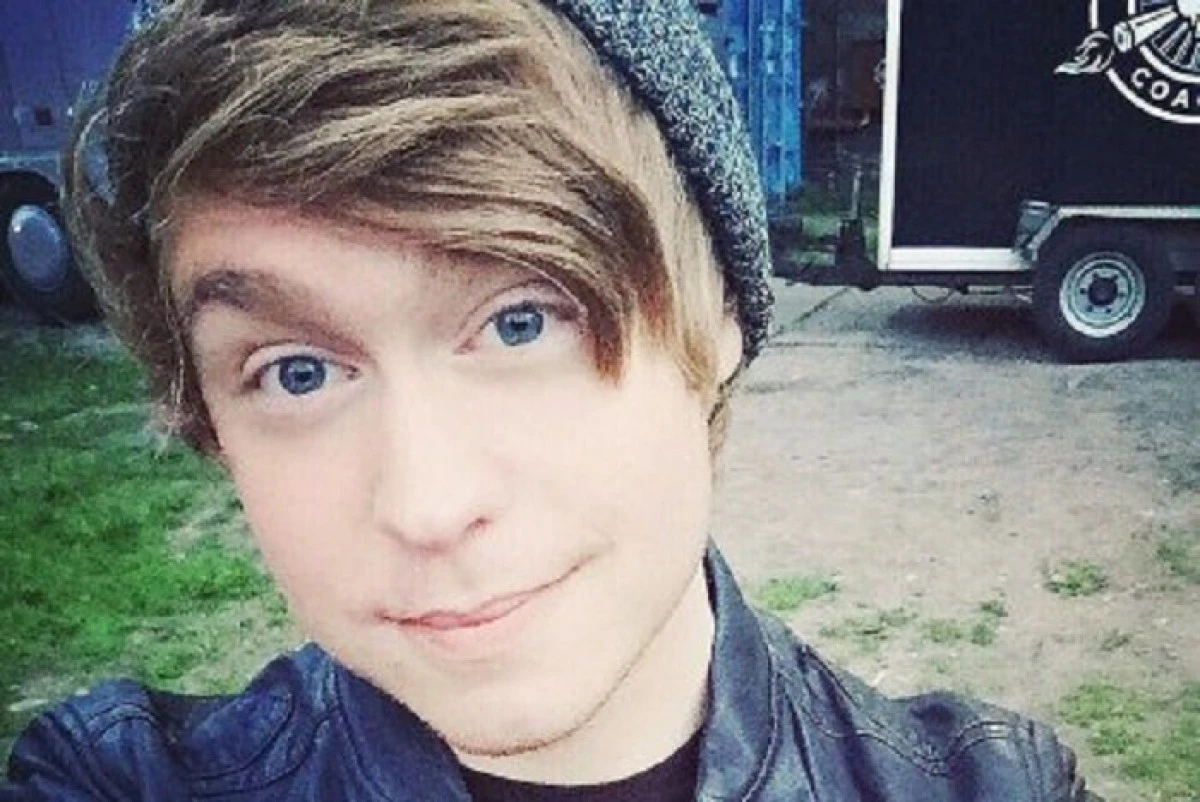 Austin Jones, arestat pentru pornografie infantilă