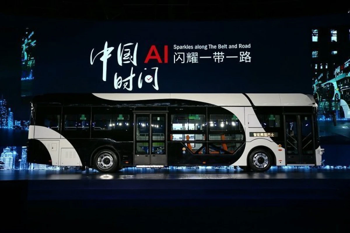 Autobuzul inteligent ”panda”, lansat în China