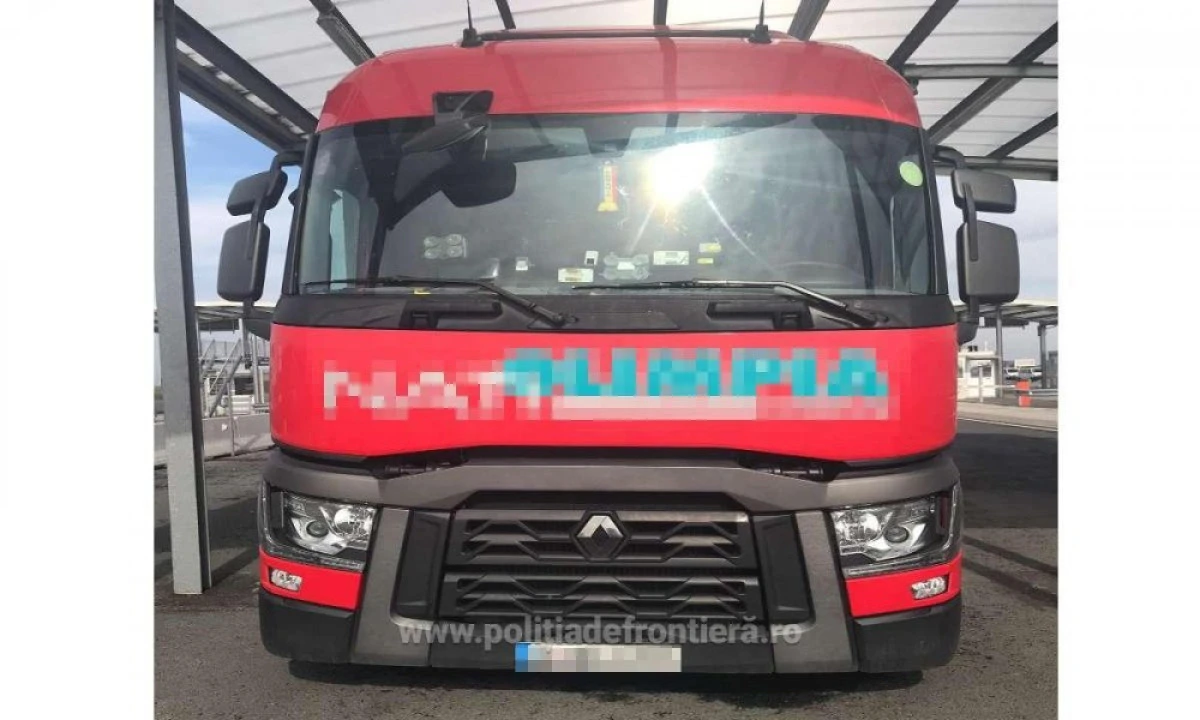 Autocamion căutat de autorităţile din Ungaria, descoperit de poliţiştii de frontieră arădeni