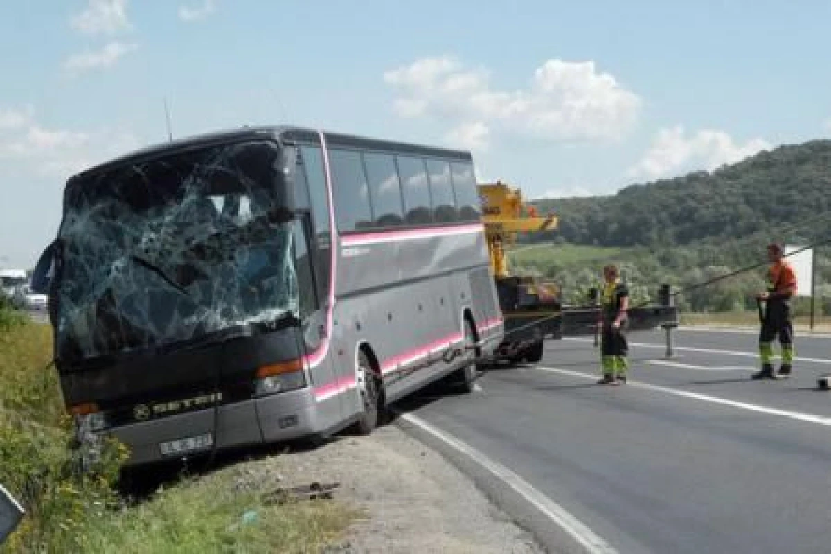 AUTOCAR DIN ROMANIA, IMPLICAT INTR-UN ACCIDENT IN GERMANIA
