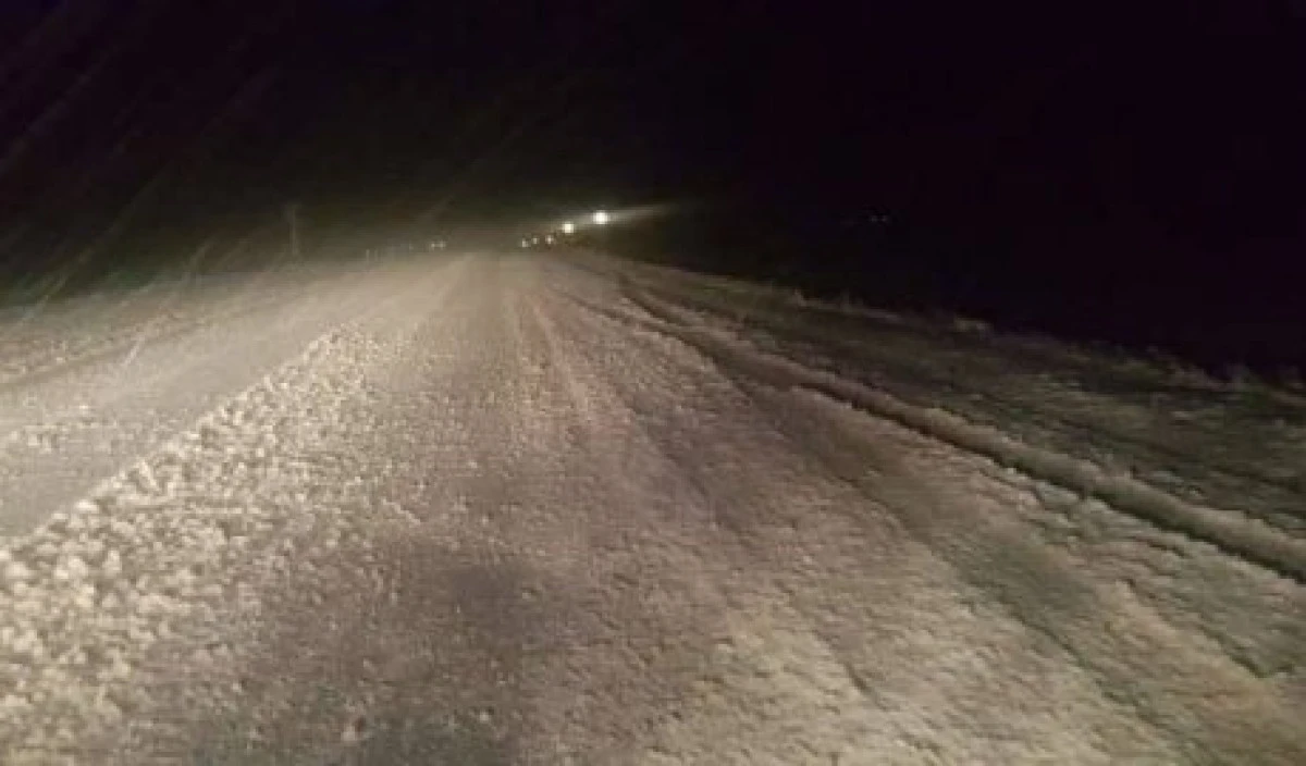 Autorităţile, fără reacţie la ninsoarea căzută seara trecută în Arad