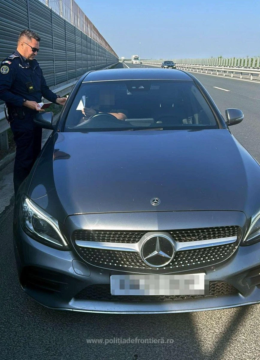 Autoturism căutat de autorități, descoperit pe autostrada A1