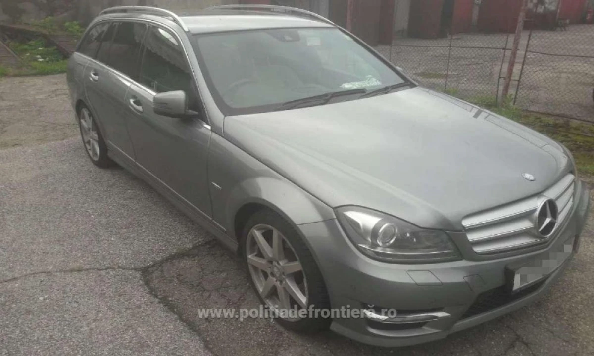 Autoturism căutat în Marea Britanie, depistat de poliţiştii de frontieră din P.T.F. Nădlac II