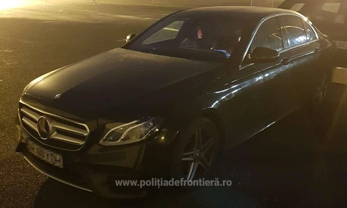 Autoturism dat în urmărire de autoritățile din Italia, descoperit în P.T.F. Nădlac II