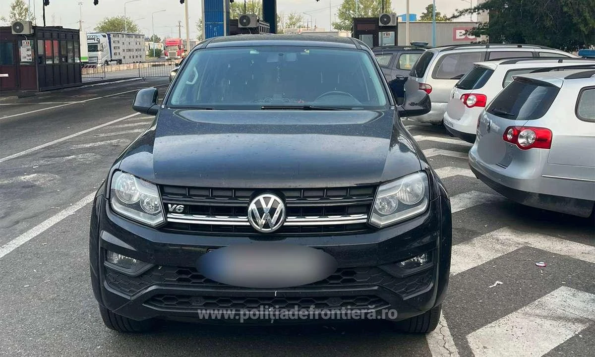 Autoturism dat în urmărire de autoritățile din Slovacia, descoperit în P.T.F. Nădlac