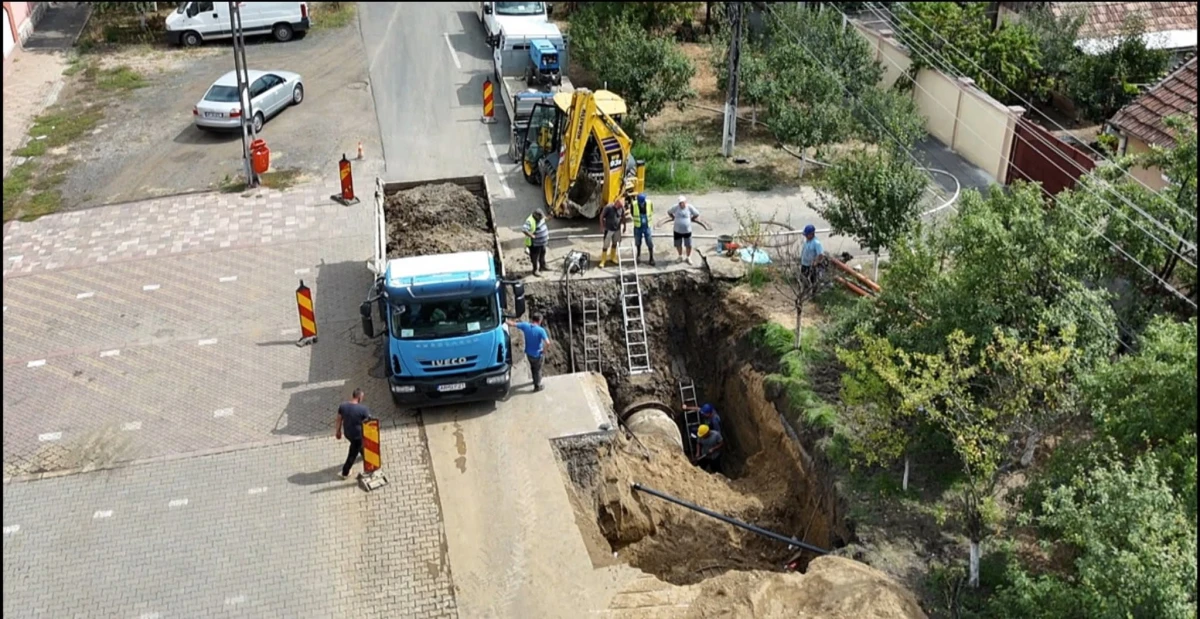 Avaria la o conductă importantă de apă, remediată pe strada Vrancei