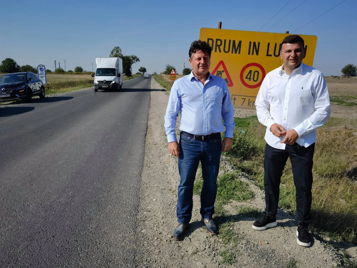 Avem cu ce ne „lăuda“ - Iustin Cionca: ,,A început așternerea stratului de uzură pe drumul Arad-Șiria-Pâncota”