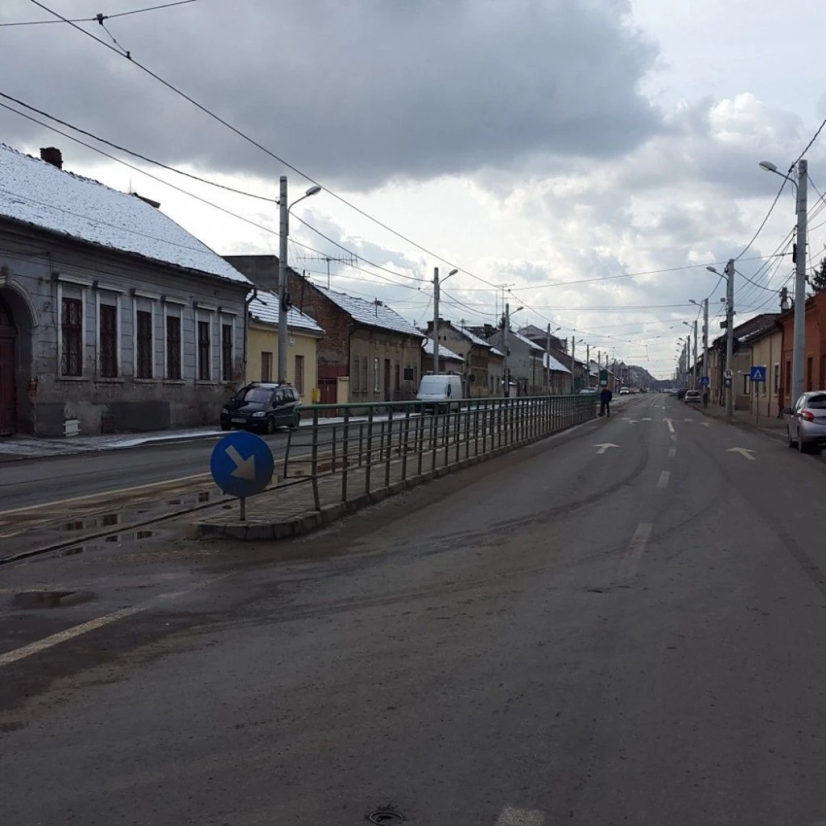 AVEM TRAMVAIE DE MILIOANE DE EURO, DAR CALATORII ASTEAPTA IN PLOAIE