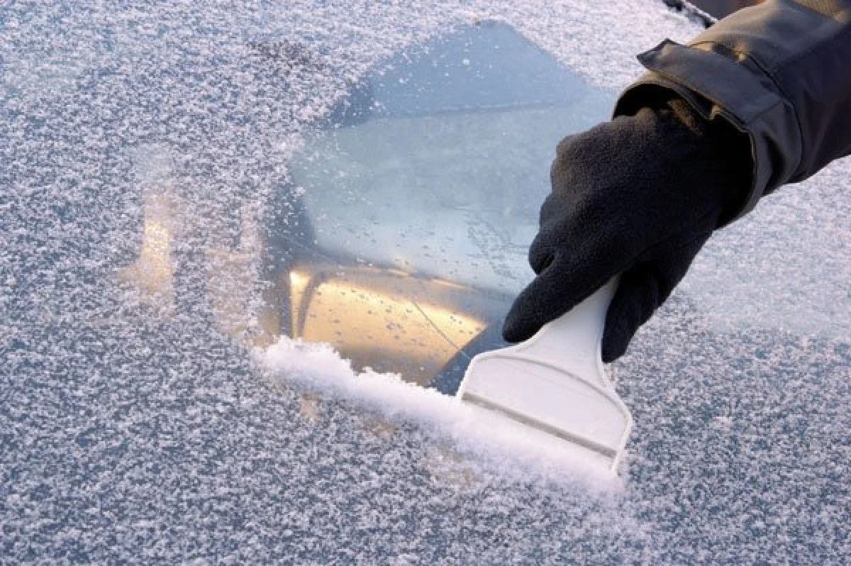 Avertizare meteo de vreme deosebit de rece, brumă şi îngheţ în toată țara