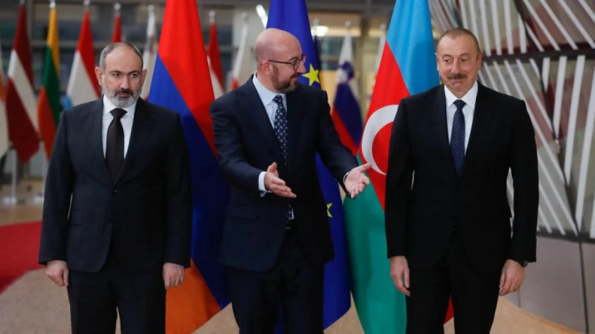 Azerbaidjanul refuză negocieri de pace cu Armenia care să aibă loc în prezenţa preşedintelui francez Macron