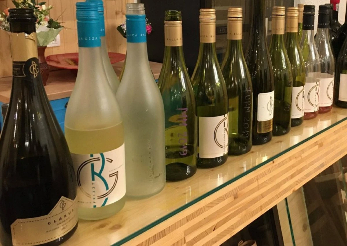 Balla Geza a donat 700 de sticle de vin cadrelor medicale arădene, cu ocazia sărbătorilor