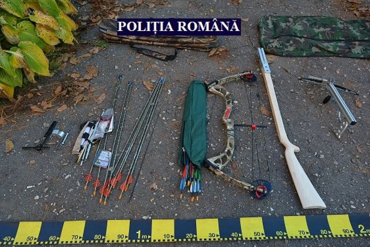 Bărbat din Lipova, reținut pentru deținere ilegală de arme și contrabandă