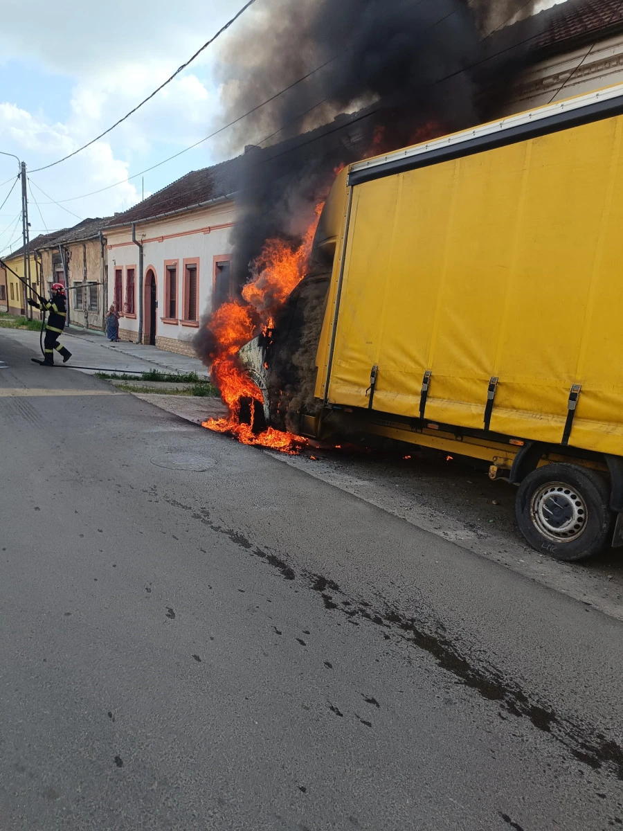 Bărbat din Macea, reținut pentru incendierea unei camionete în municipiul Arad
