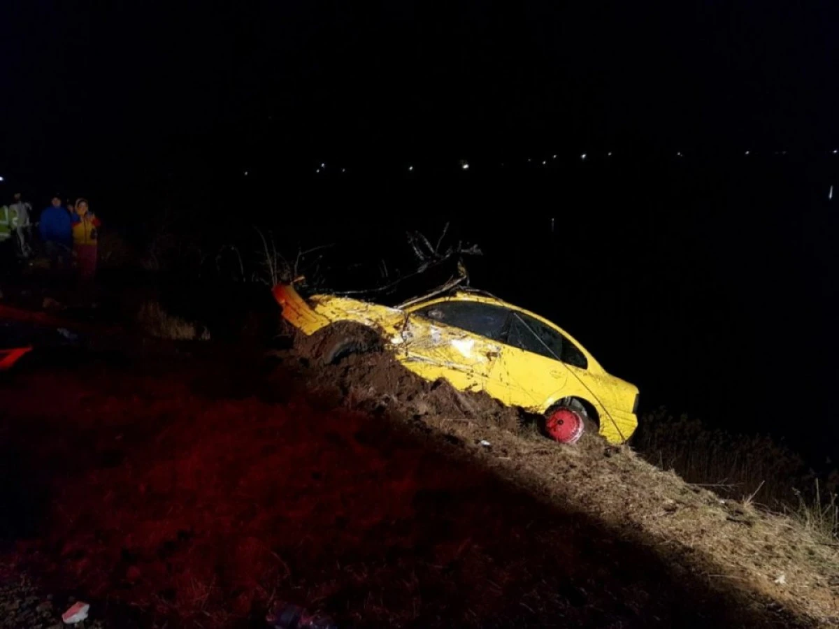 Bărbatul care a plonjat cu maşina în lacul de la Ghioroc s-a sinucis