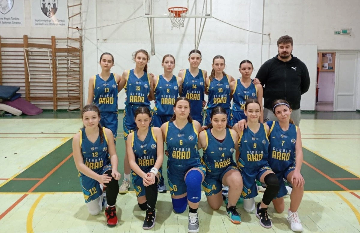 Baschetbalistele Gloriei Arad s-au calificat la turneul semifinal al categoriei U13