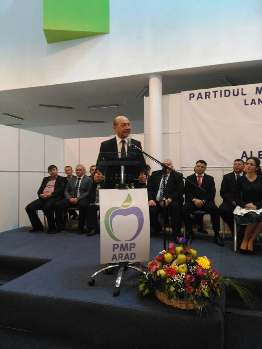 BĂSESCU VREA SĂ-L BATĂ PE FALCĂ LA ARAD CU AJUTORUL LUI SECULICI