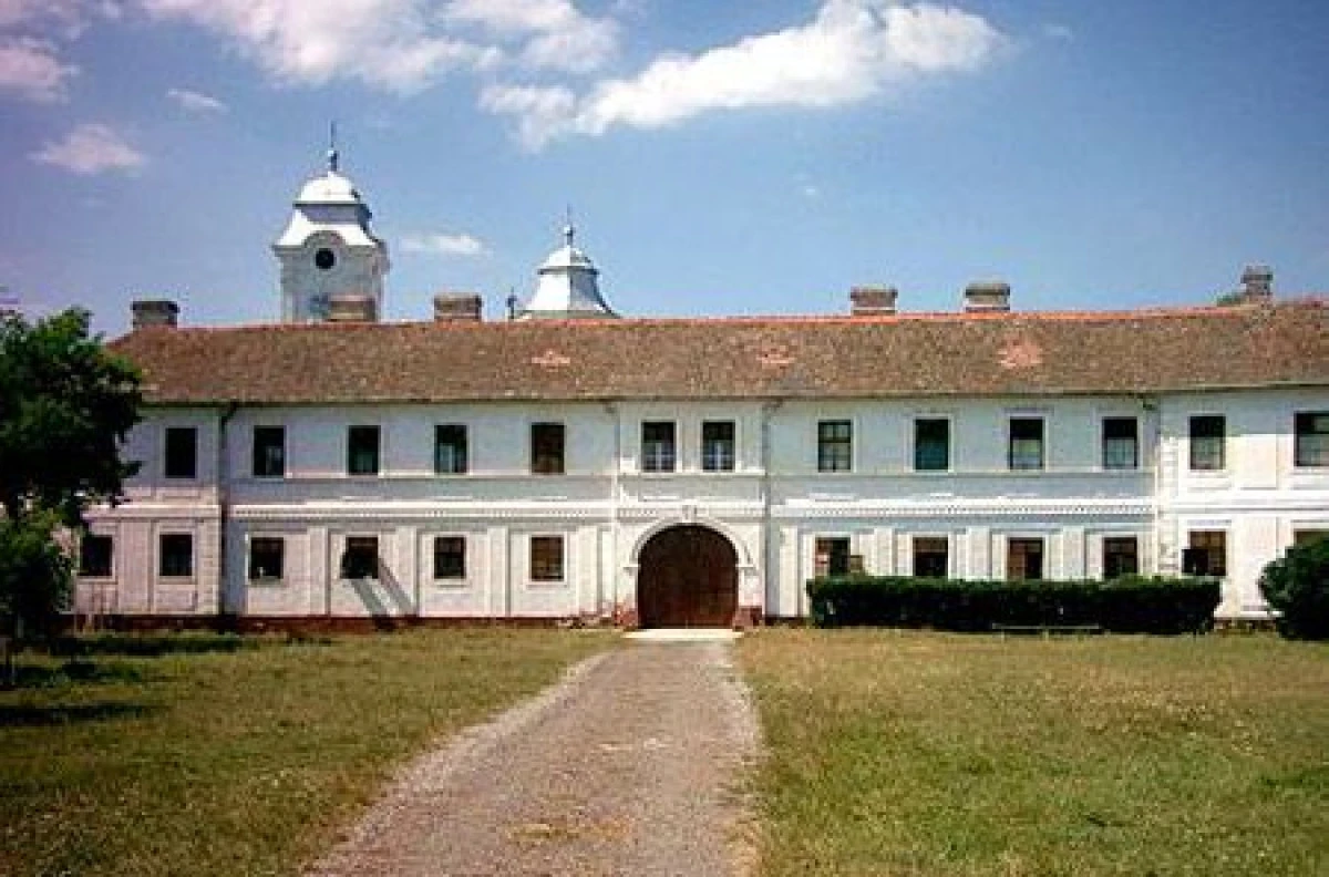BEZDIN, UNA DINTRE PUTINELE MANASTIRI ORTODOXE SARBE DIN ROMANIA