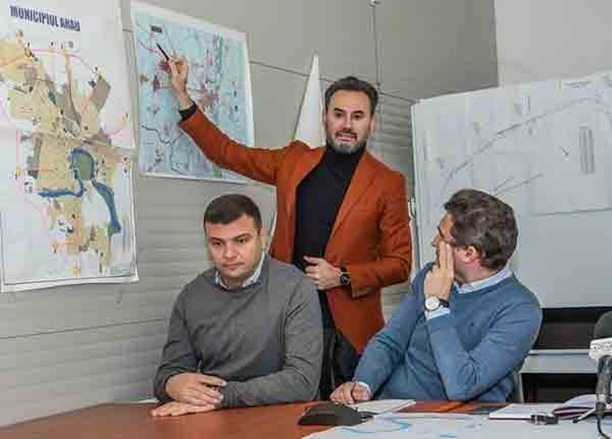 Bibarț își pregătește „serviciile" împotriva celui care i-a dat o pâine: vizată este hegemonia lui Falcă