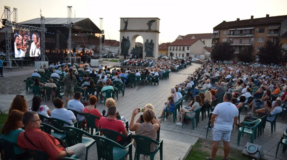Bibarț urăște ceea ce nu înțelege: Cultura! Primarul efemer al Aradului întrerupe un eveniment cultural de 15 ani, așteptat an de an, de mii de arădeni