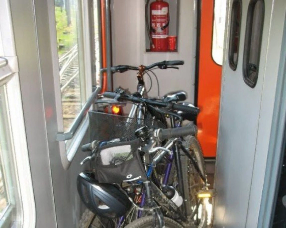 Bicicleta, mai scumpă ca pasagerul, pentru CFR