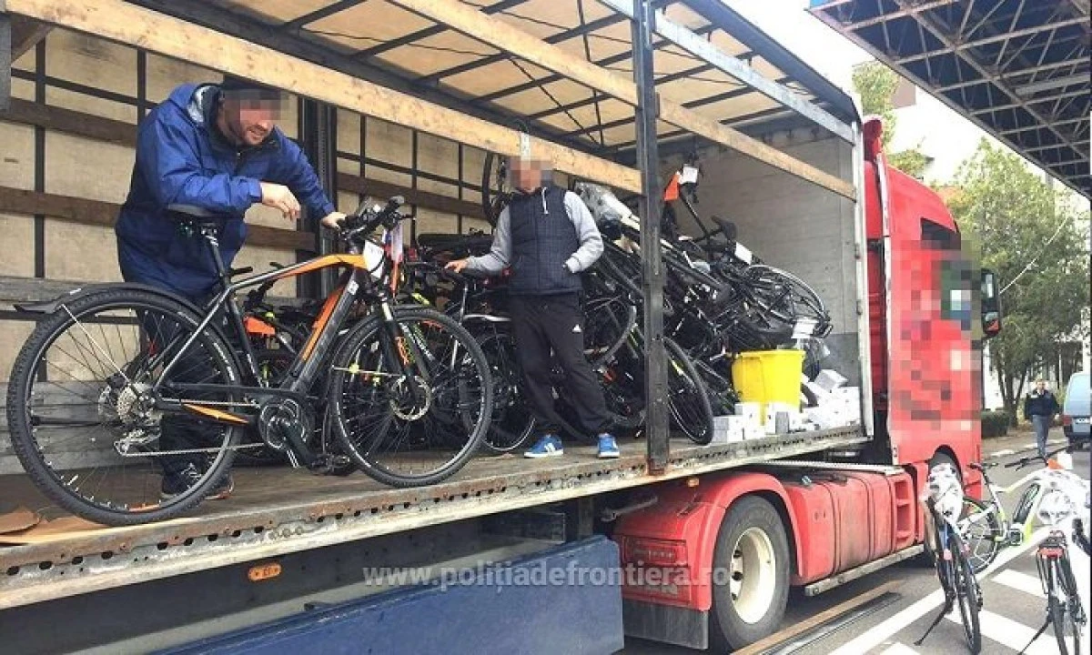 Biciclete electrice furate din Germania, descoperite de poliţiştii de frontieră arădeni