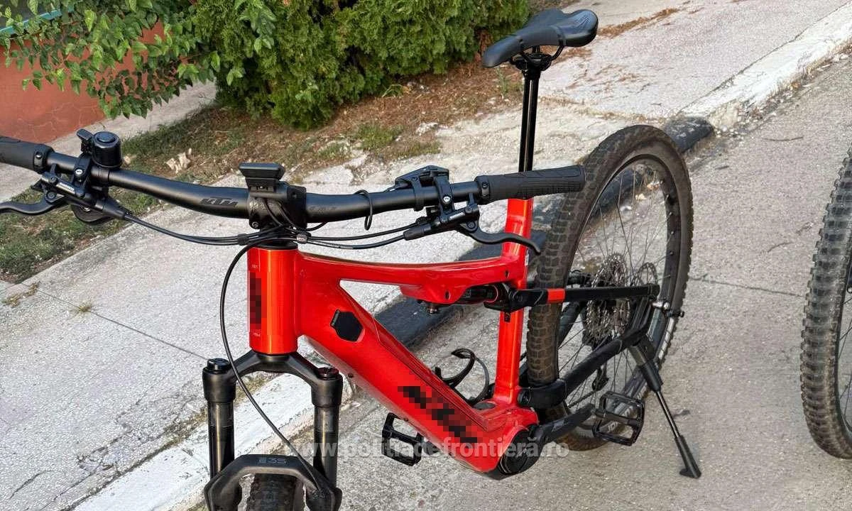 Biciclete estimate la aproximativ 165.000 de lei, descoperite de polițiștii de frontieră la Nădlac