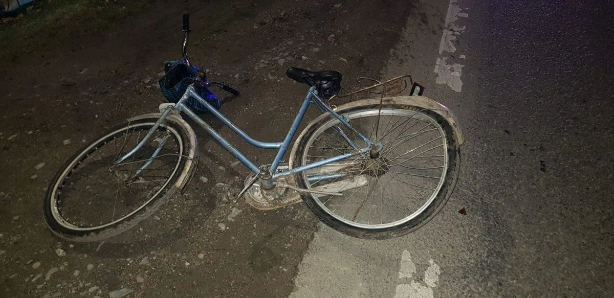 Biciclist accidentat mortal, de un microbuz