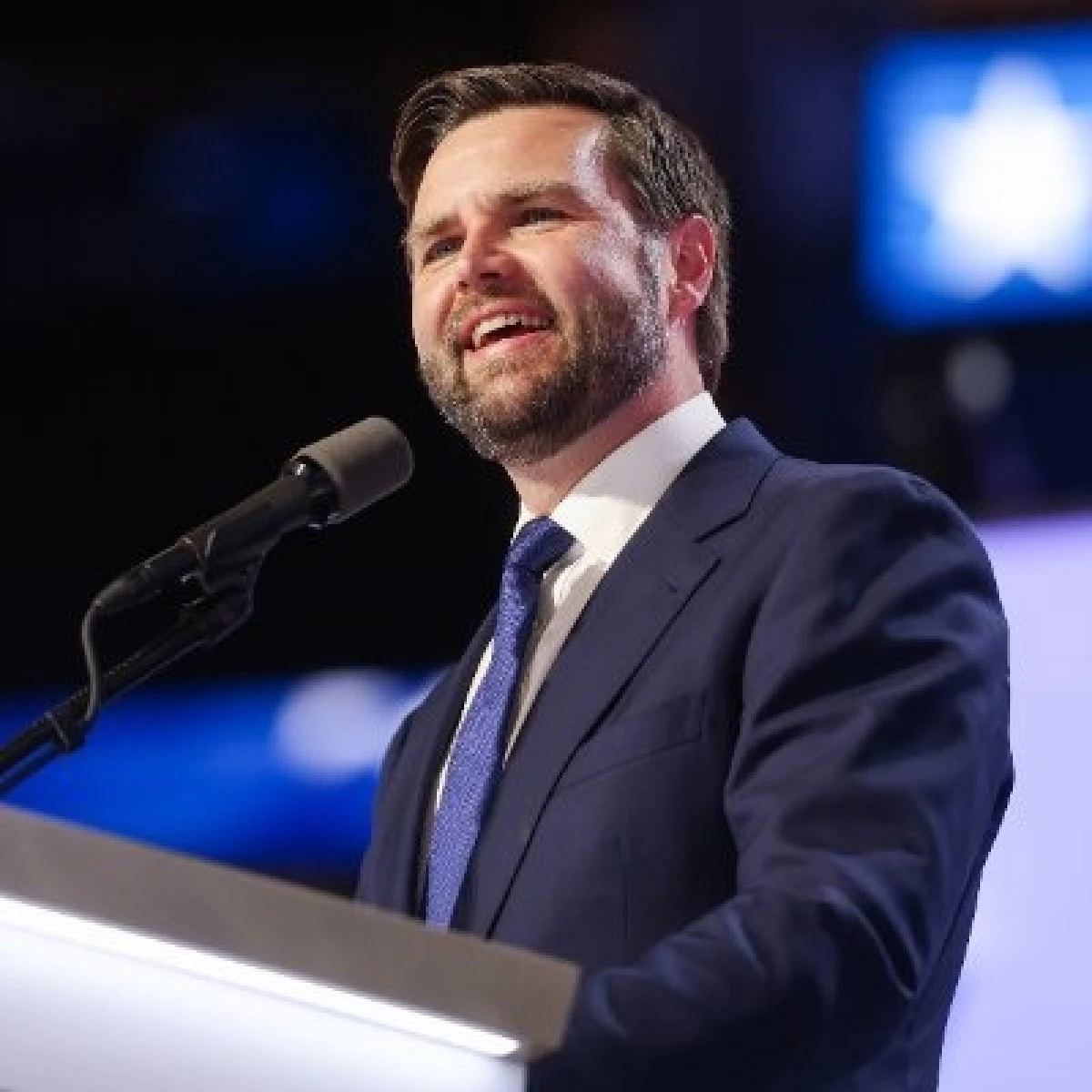 Bloomberg: JD Vance datorează scuze României