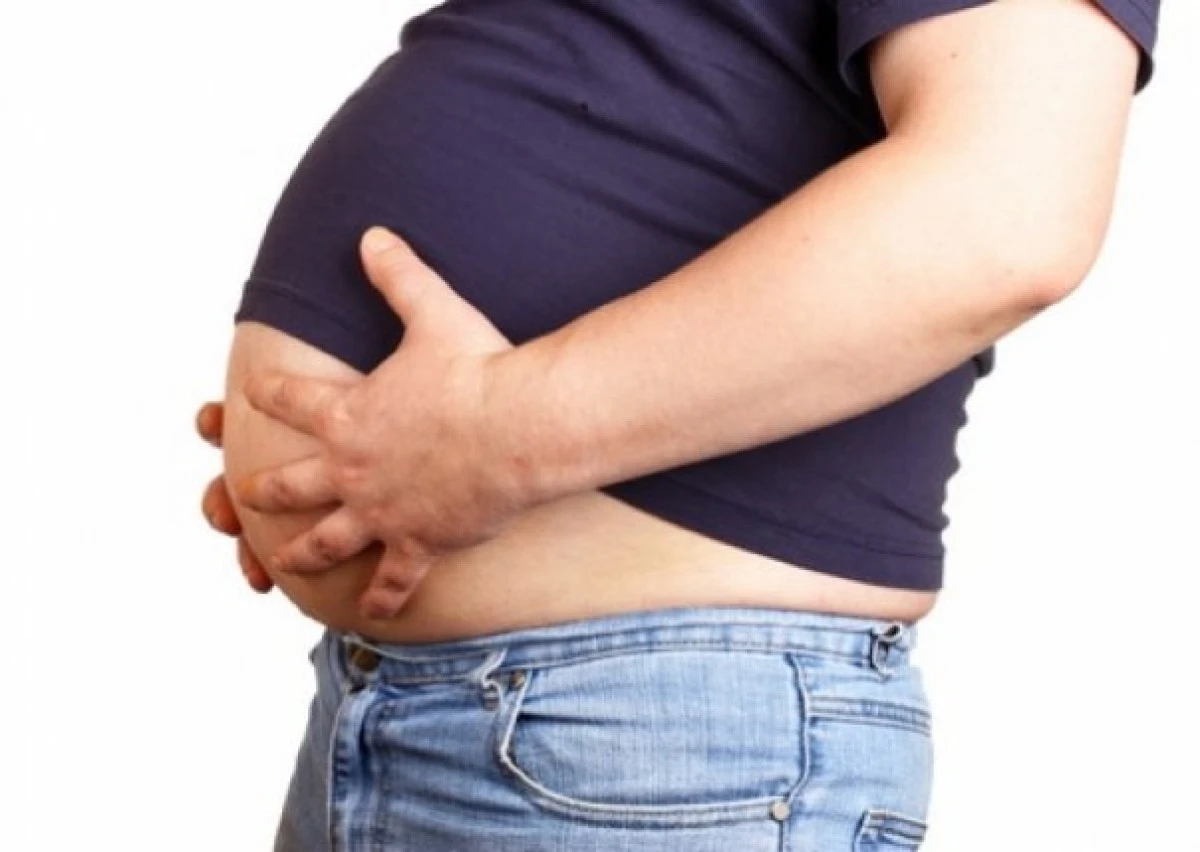 Boala anunțată de kilogramele depuse în zona abdomenului
