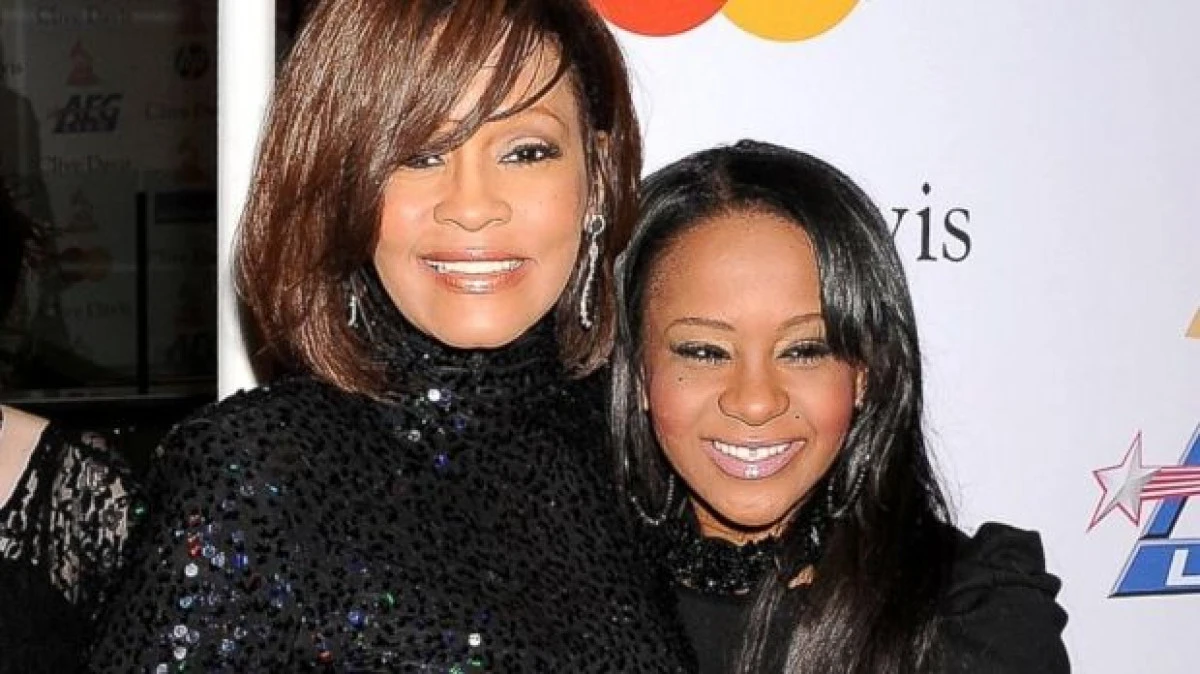 BOBBI KRISTINA, FIICA LUI WHITNEY HOUSTON, A MURIT LA 22 DE ANI