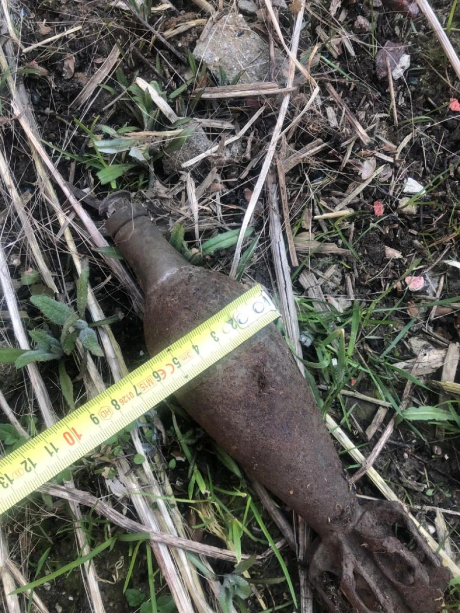 Bombă, gata să explodeze, găsită pe un teren agricol la Șomoșcheș